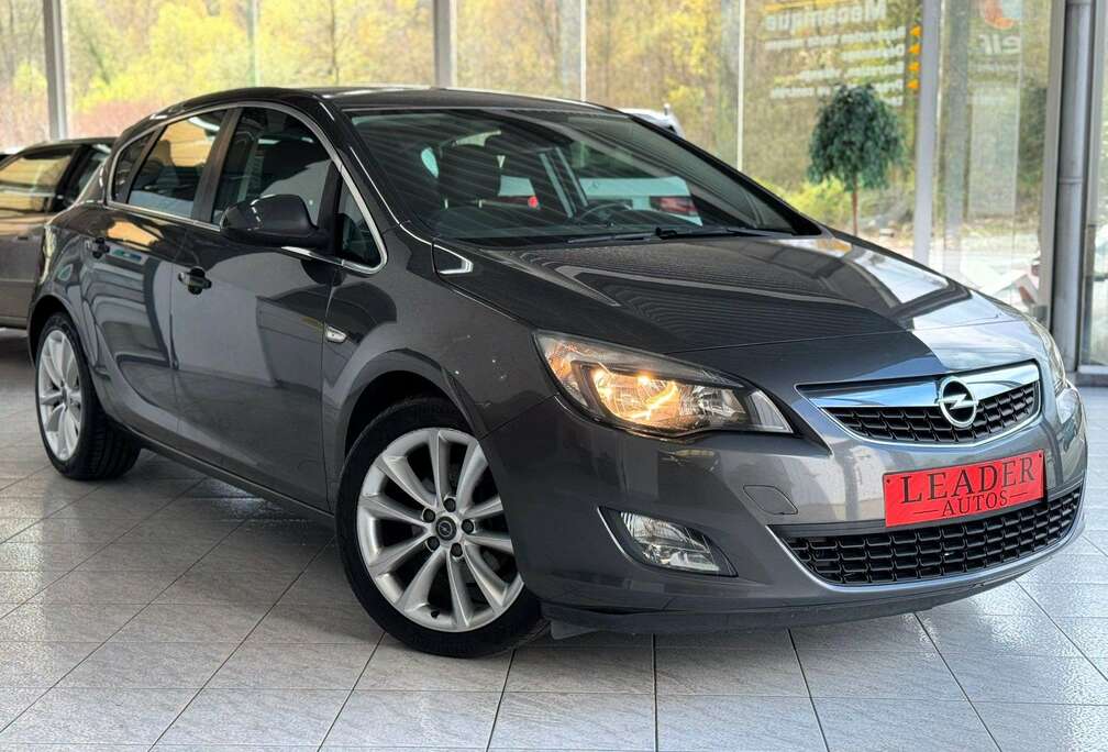 Opel 1.7 DIESEL 125CV - GPS - AIRCO - CRUISE