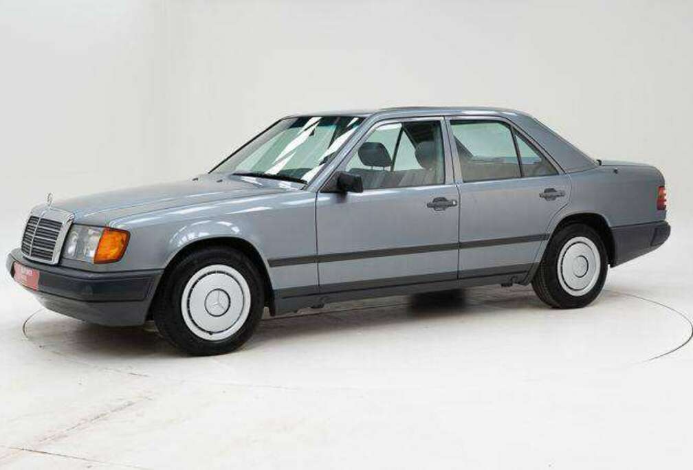 Mercedes-Benz E \'88 CH98802