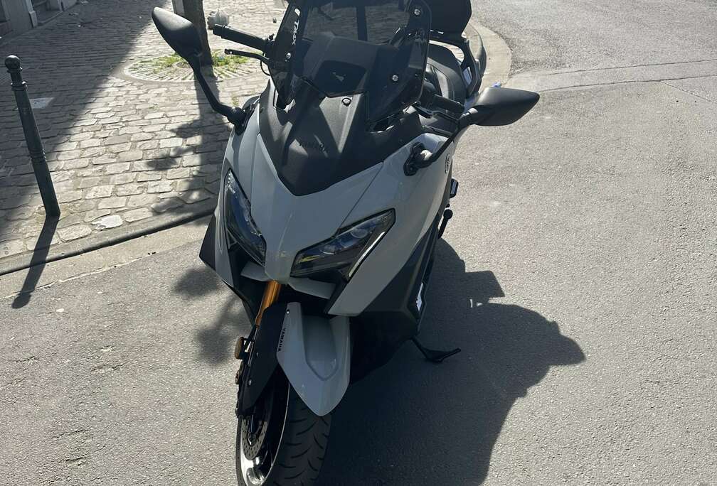 Akrapovic