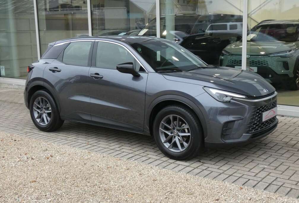 Lexus Hybrid GPS +Parkeercamera +Adaptive cruise control