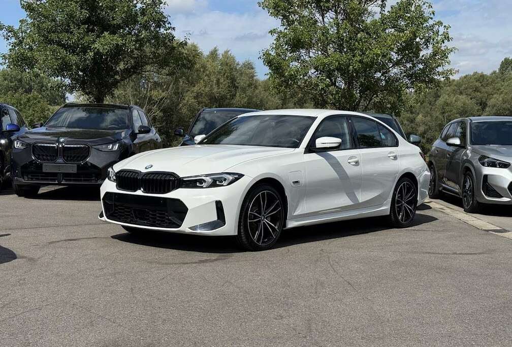 BMW e xDrive sedan M Sport LCI / ADAP CRUISE / STUURVERW / CARPLAY / PDC / WIDESCREEN +