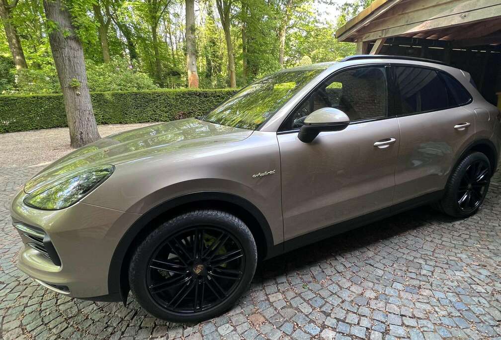 Porsche Cayenne 3.0i V6 Hybrid Tiptronic S