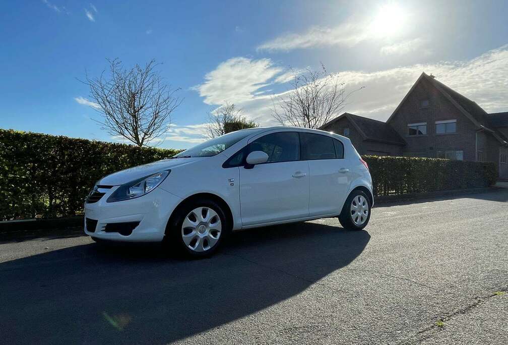 Opel Opel Corsa 1.4 16V 111 Years