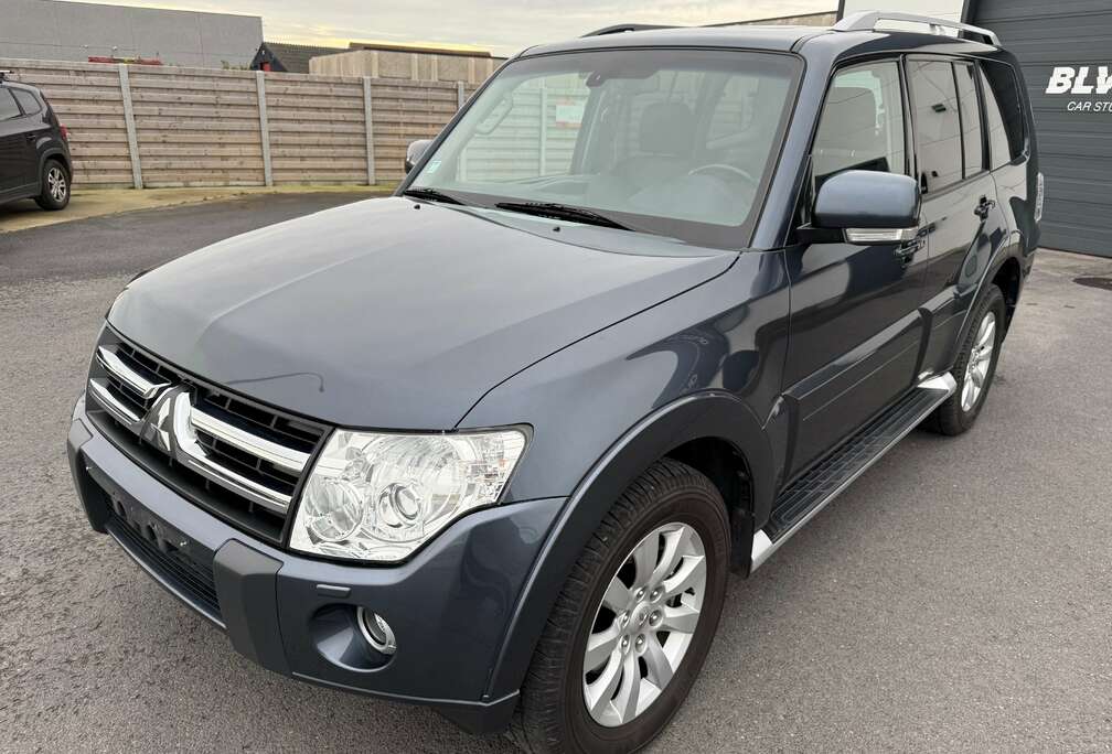 Mitsubishi Pajero 3.2 DI- Automatic Instyle lichte 15900 €