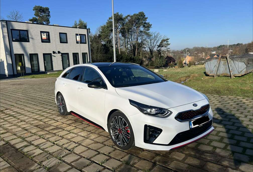 Kia GT 1.6 T-GDi DCT ISG