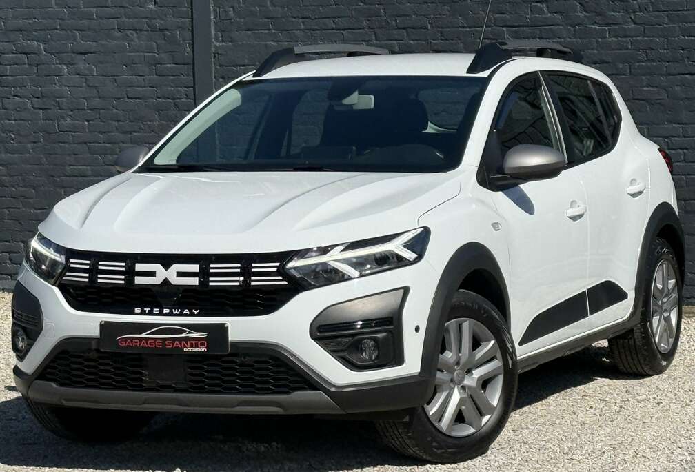 Dacia  RÉSERVÉE  RÉSERVÉE  RESERVÉE