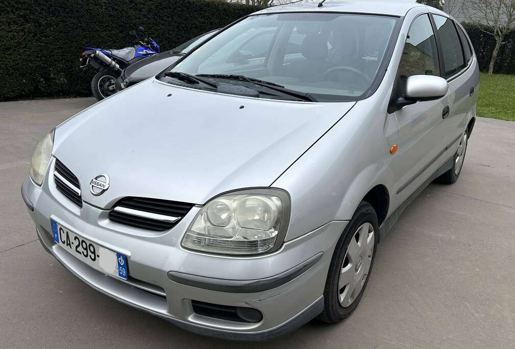 Nissan 1.8i Clim,  Export Afrique .