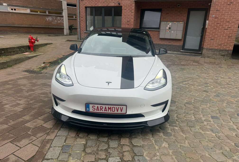 Tesla 78 kWh AWD Performance (377 kW)