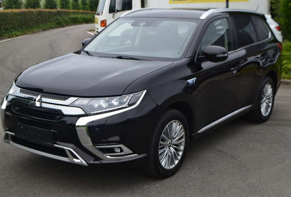 Mitsubishi 2.4i 4WD PHEV