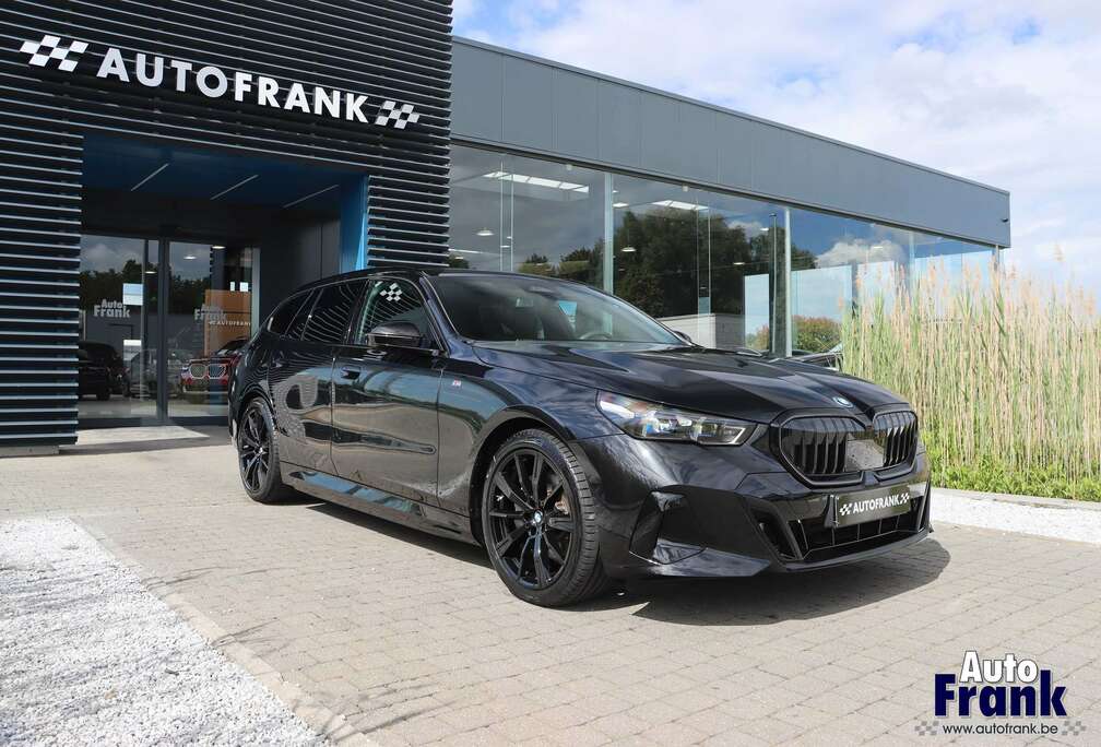 BMW 40 / TOURING / M-SPORT / PANO / DRIV+PARK PLUS / H&K