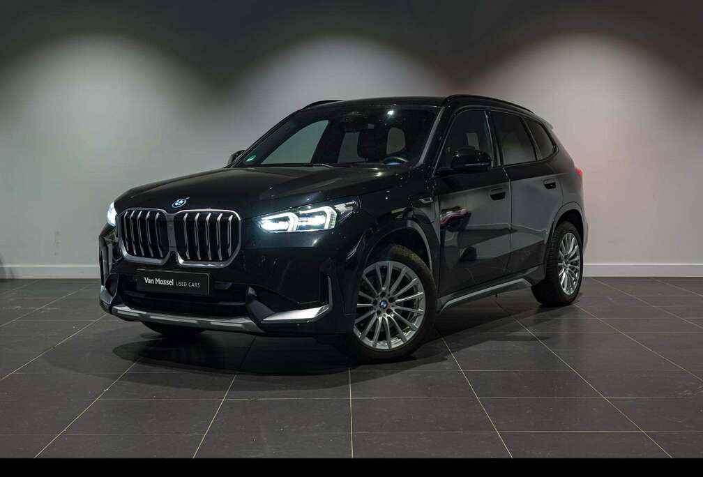 BMW xDrive25e (180 kW)