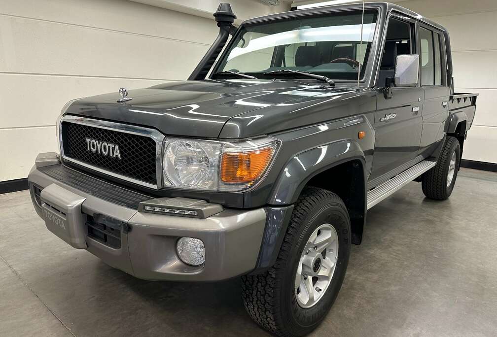 Toyota LANDCRUISER GRJ 79 DC LX V6