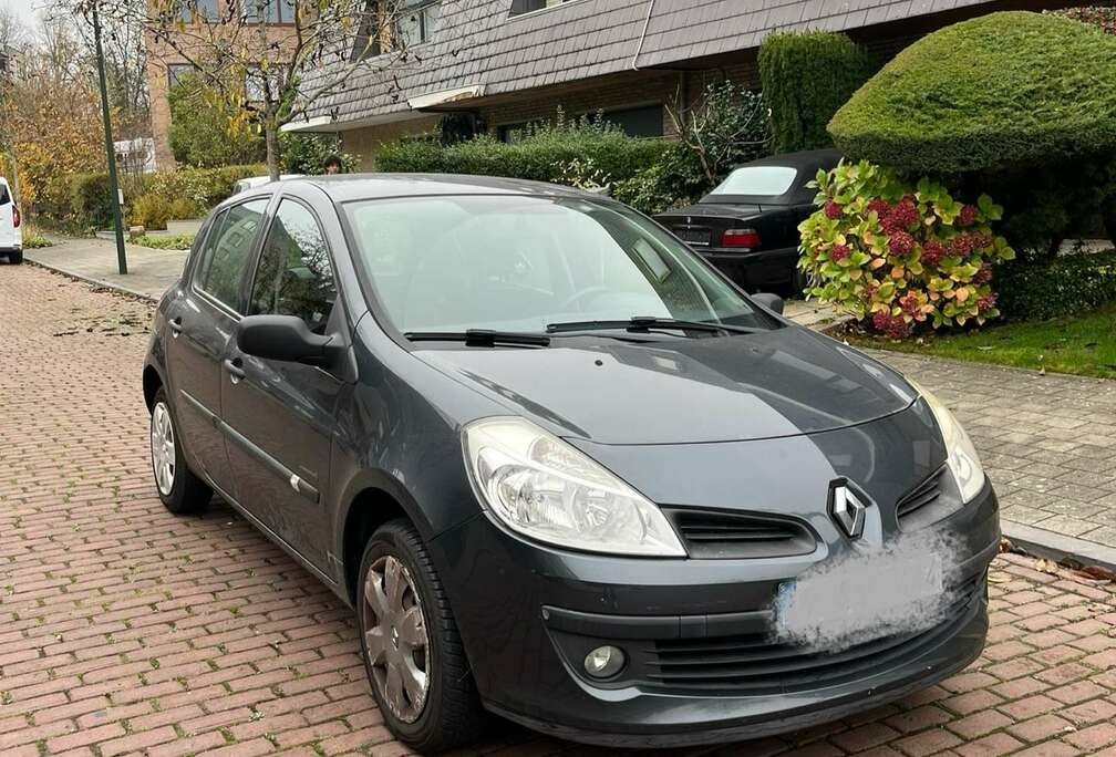 Renault 1.2 essence prête à immatriculé