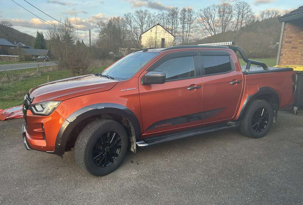 Isuzu V-Cross Full Option