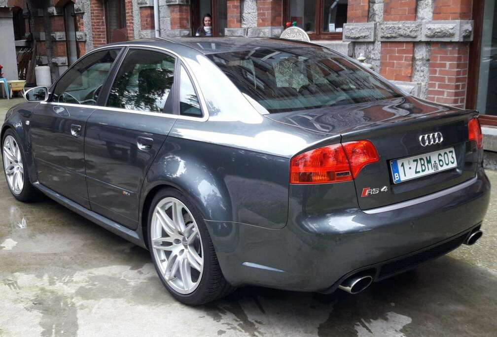 Audi 4.2i+V8+40v+Quattro