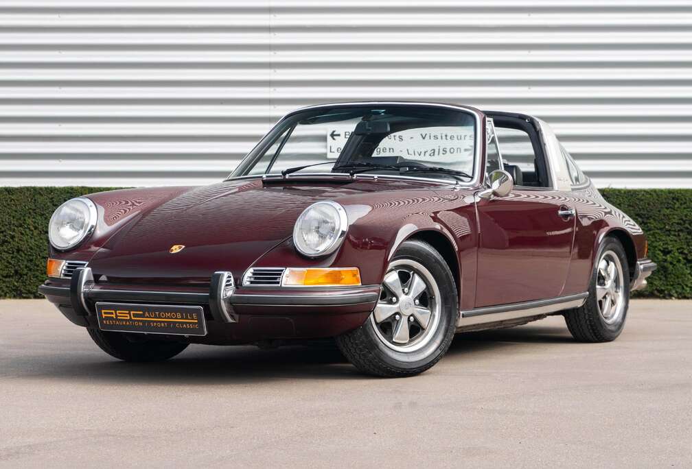 Porsche 911 2.2T Targa