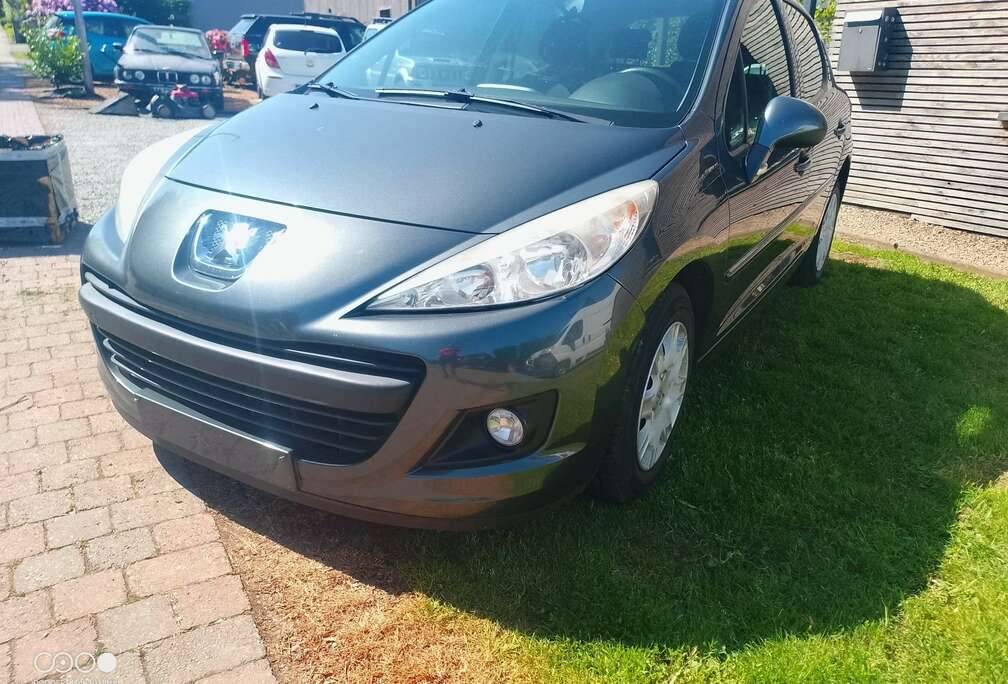 Peugeot 207+ 1.4e 75ch
