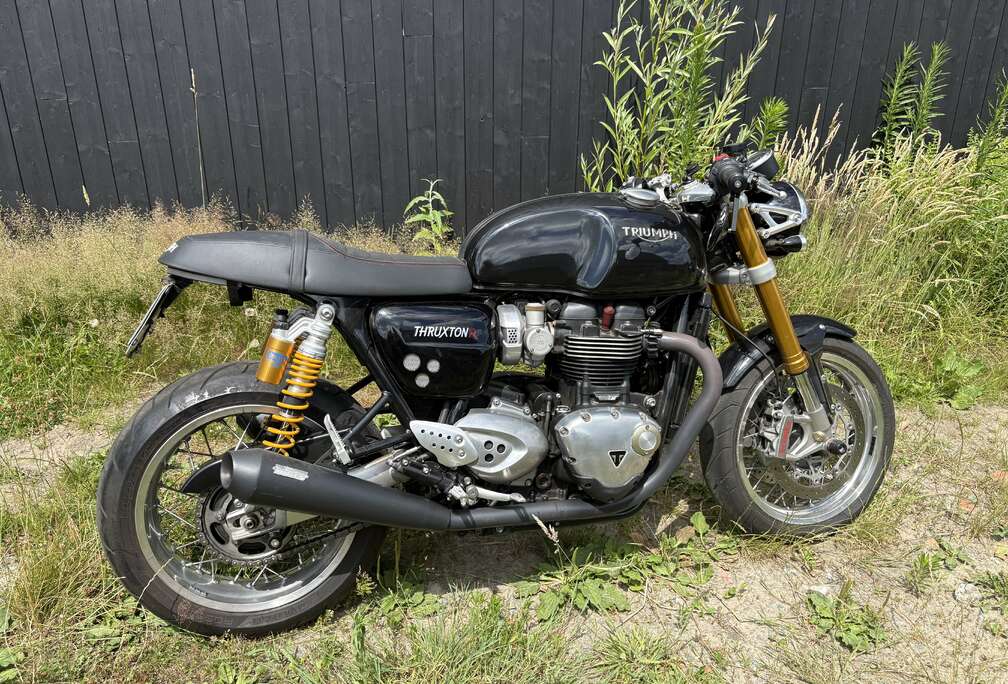 Triumph R 1200