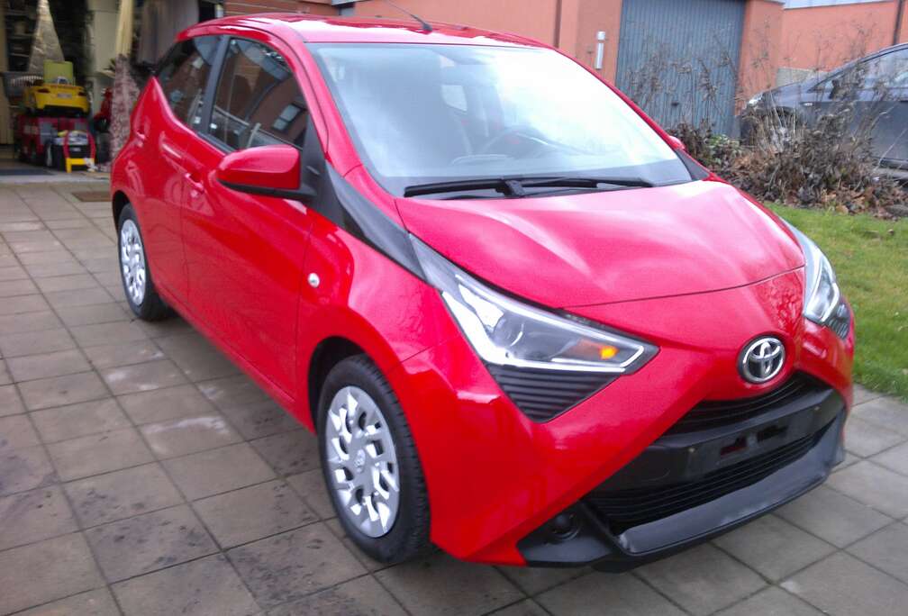 Toyota Aygo 1.0i VVT-i x-play