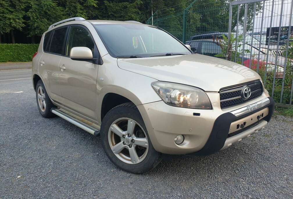 Toyota 2.0 4x4 Automatik Executive