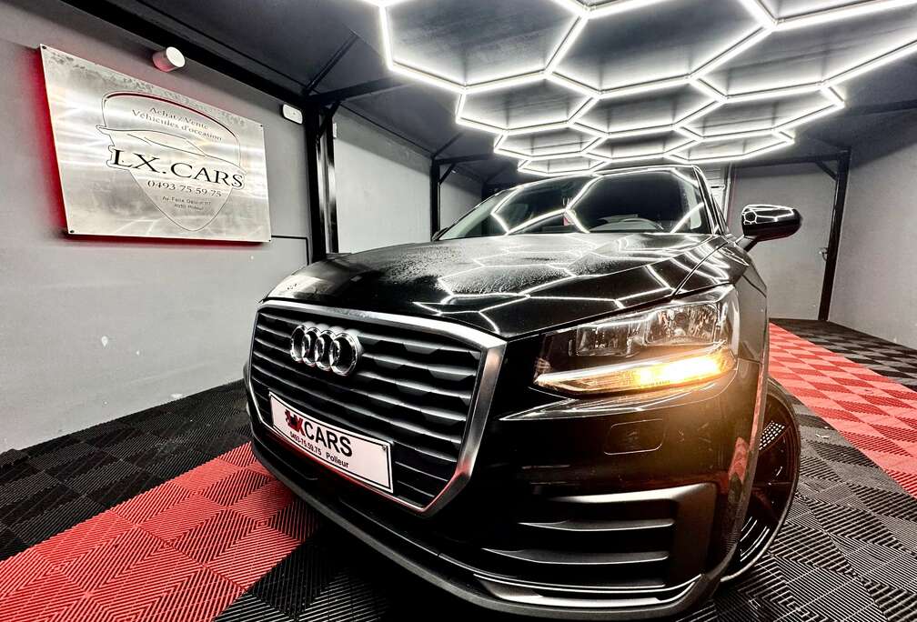 Audi Q2* 30 *TFSI * Sport *full black
