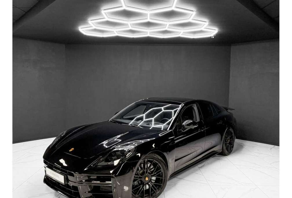 Porsche 4.0 V8 GTS / 5 SEATS / FULL