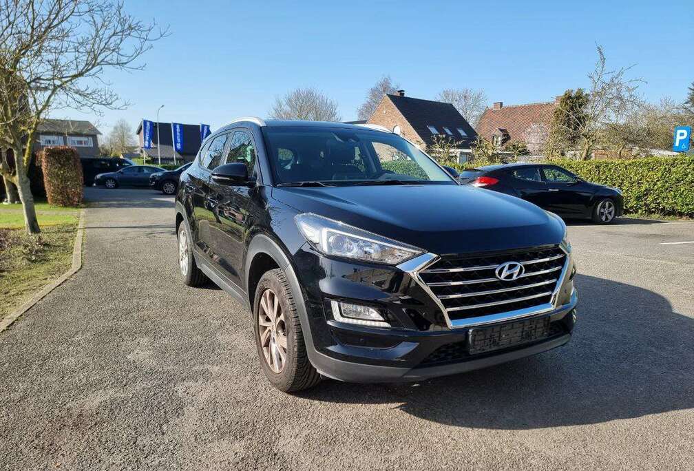 Hyundai Feel 1.6 M/T