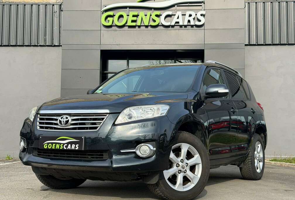 Toyota RAV-4 2.2 D-4D 4x4 GPS,CLIM,CRUISE,PHARES AUTO…