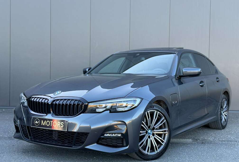 BMW e 204cv - Pack M - Toit ouvrant - HiFi - Camera