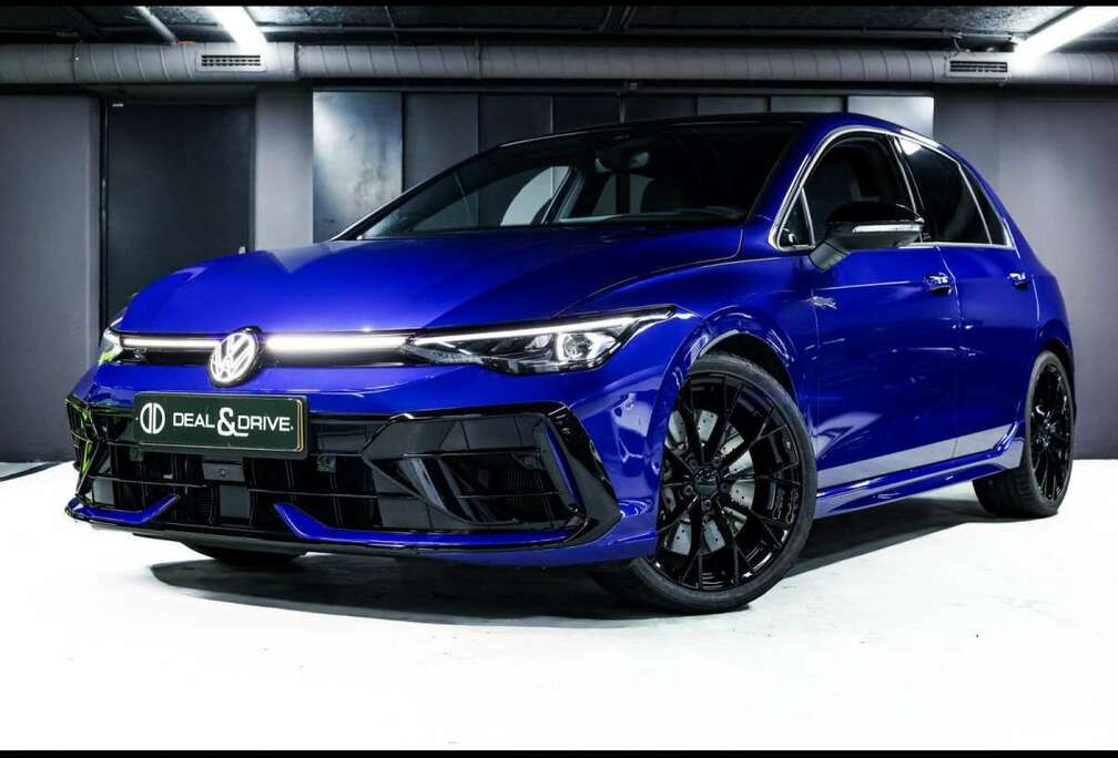 Volkswagen 8.5 4M BLACK EDITIONWARRANTY 9/2030AKRAPOVIC