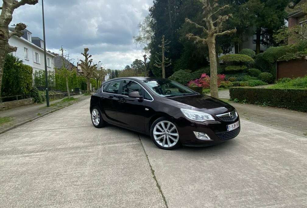 Opel Astra 1.7 CDTi ECOTEC Cosmo DPF