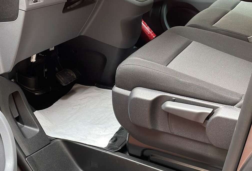 Toyota VITRE MEDIUM 2.0L 180 D-4D BVA8 DYNAMIC PACK CONFORT