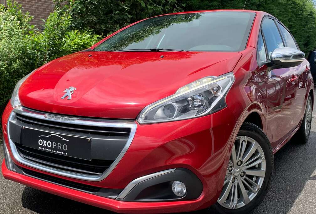 Peugeot 1.2i Essence / STYLE / Grand Gps / Airco / Cruise / CarPlay / Radar de Recul / PRIX EMPORTER / VENTE PROFESSIONNEL /