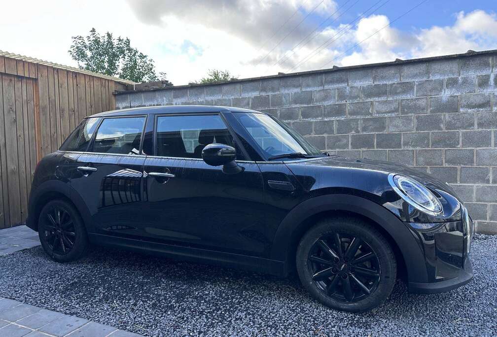 MINI 1.5A Led Navigatie BT Pdc Carplay Slechts 69000km