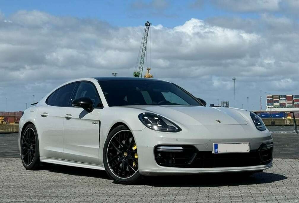 Porsche Panamera 4 E-Hybrid
