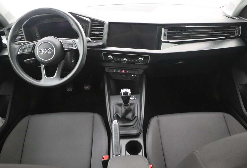 Audi Sportback 25 TFSI Attraction Business+ GPS PDC Car