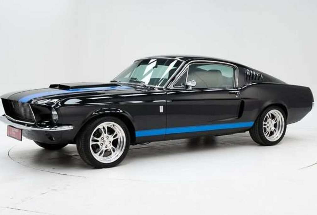 Ford Fastback V8 \'68 CH25273