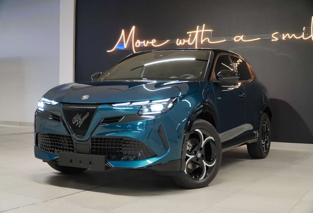 Alfa Romeo Junior 1.2 Turbo Q4 Hybrid Ibrida