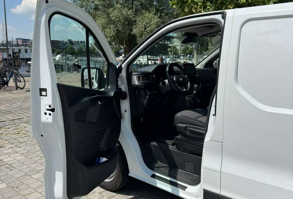 Renault FG confort dCi 150 6E EDC L2H1 3,0t