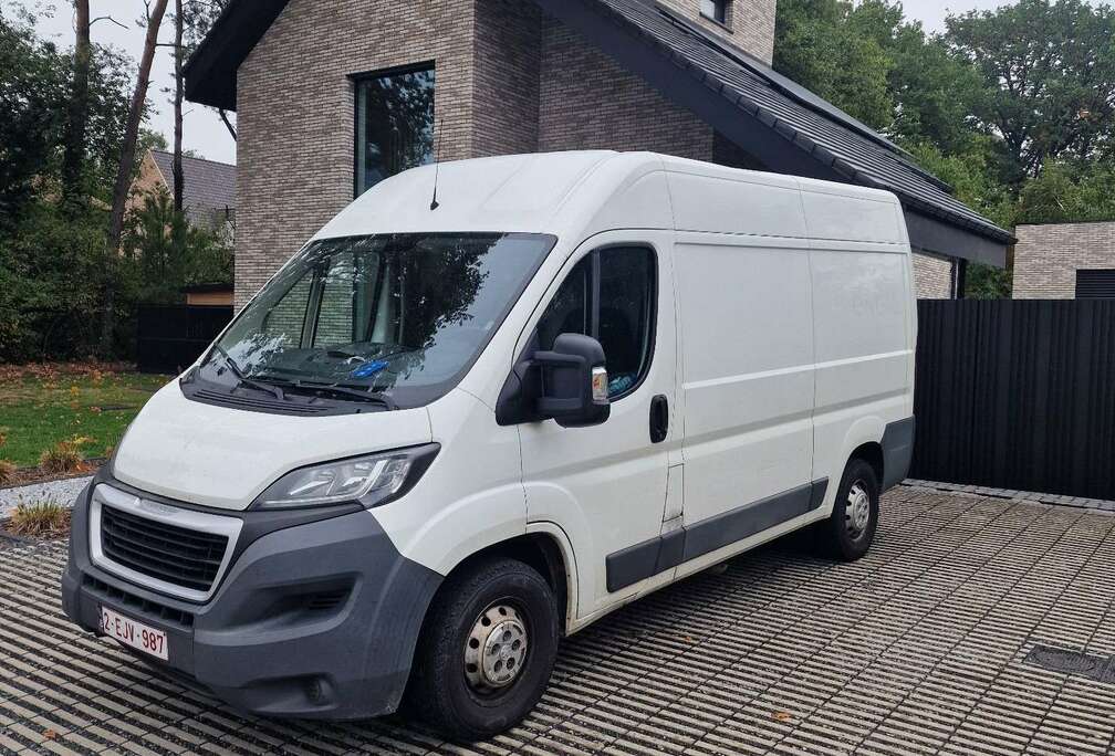 Peugeot HDi 330 L2H2 Standard