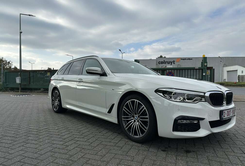 BMW 530i Touring-Full option-M sports-H&K- comfort
