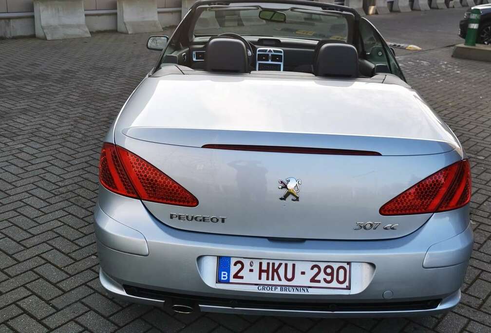 Peugeot CC 1.6i 16v Dynamique