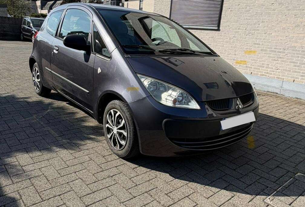Mitsubishi 1.1i 12v.     Prête A tre Immatriculée