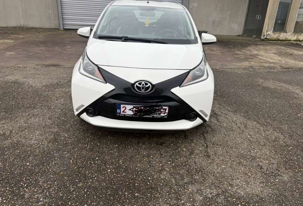 Toyota x