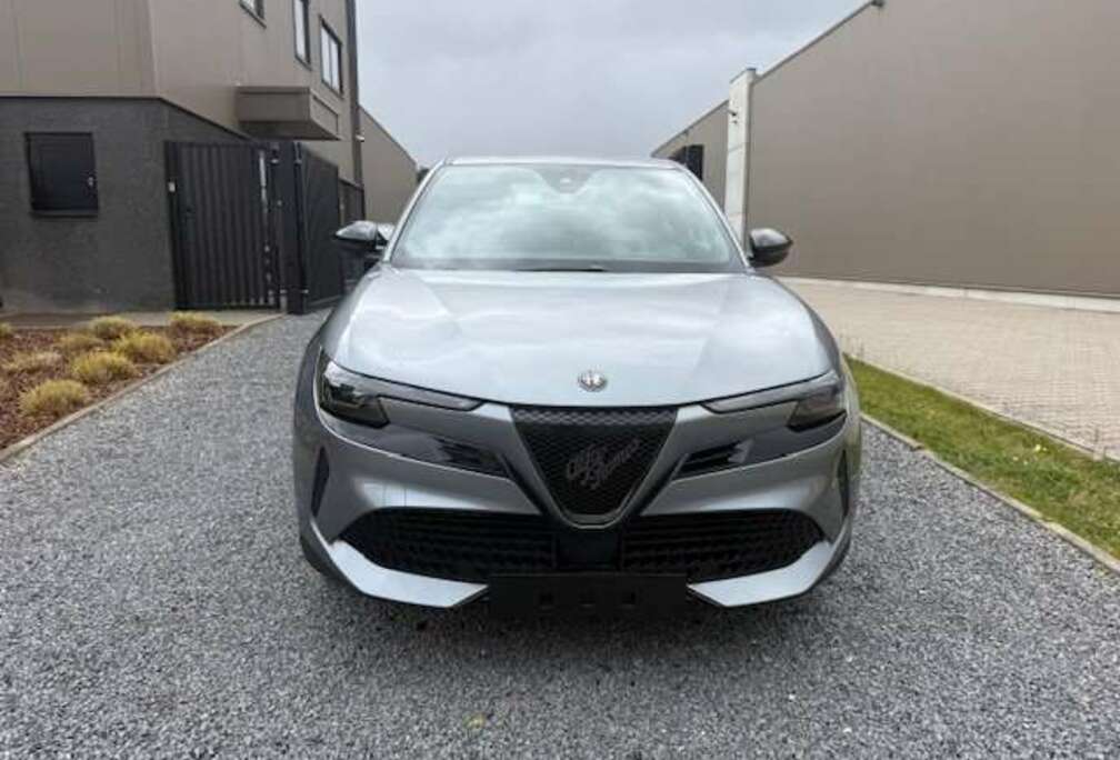Alfa Romeo e-Junior 54 kWh Elettrica / Car play -Android /LED