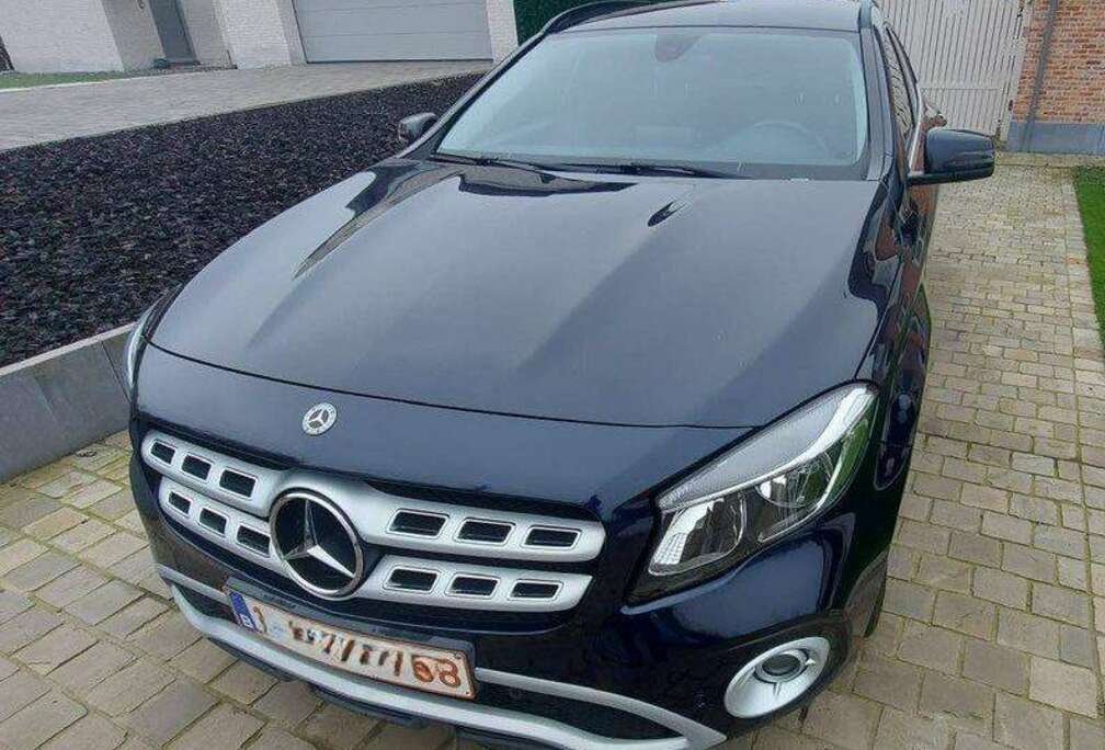 Mercedes-Benz GLA 220 d 7G-DCT