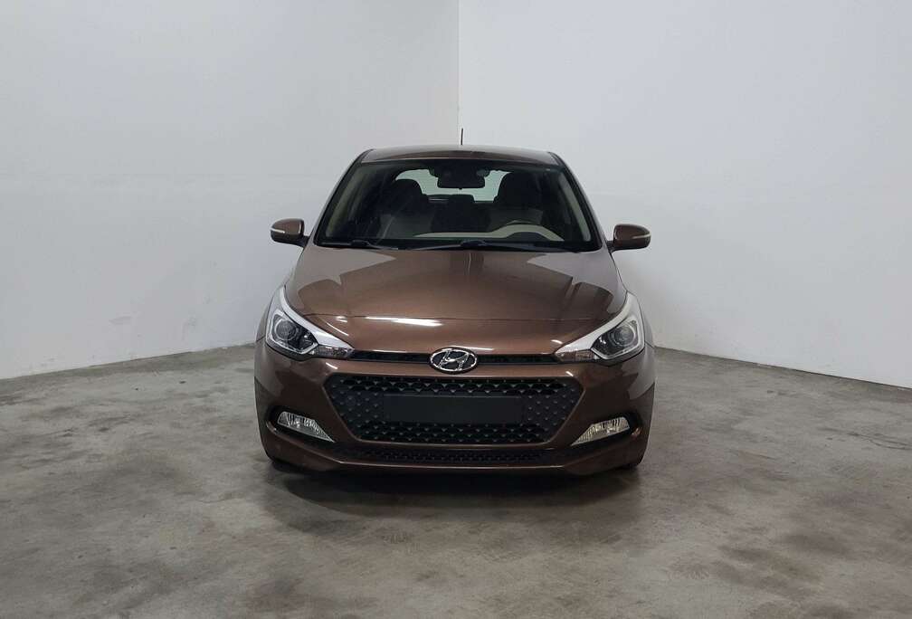 Hyundai 1.4i * AUTO * RADAR ARR * BLUETOOTH *