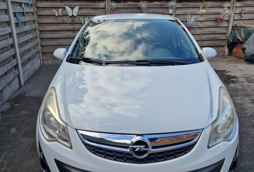 Opel Corsa 1.4 16V cosmo