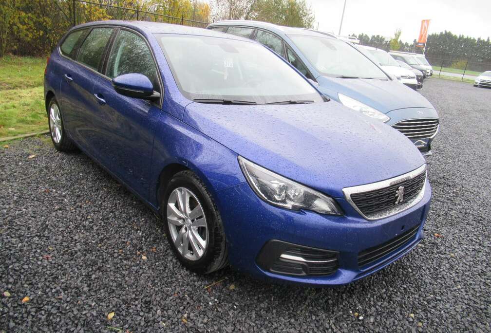 Peugeot SW 1.5 HDi Active / Navi / Cruise Control / PDC /