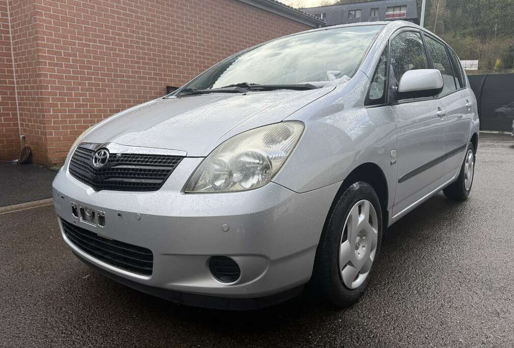 Toyota 1.6i VVT-i 16v Linea Luna Premiere Proprietaire